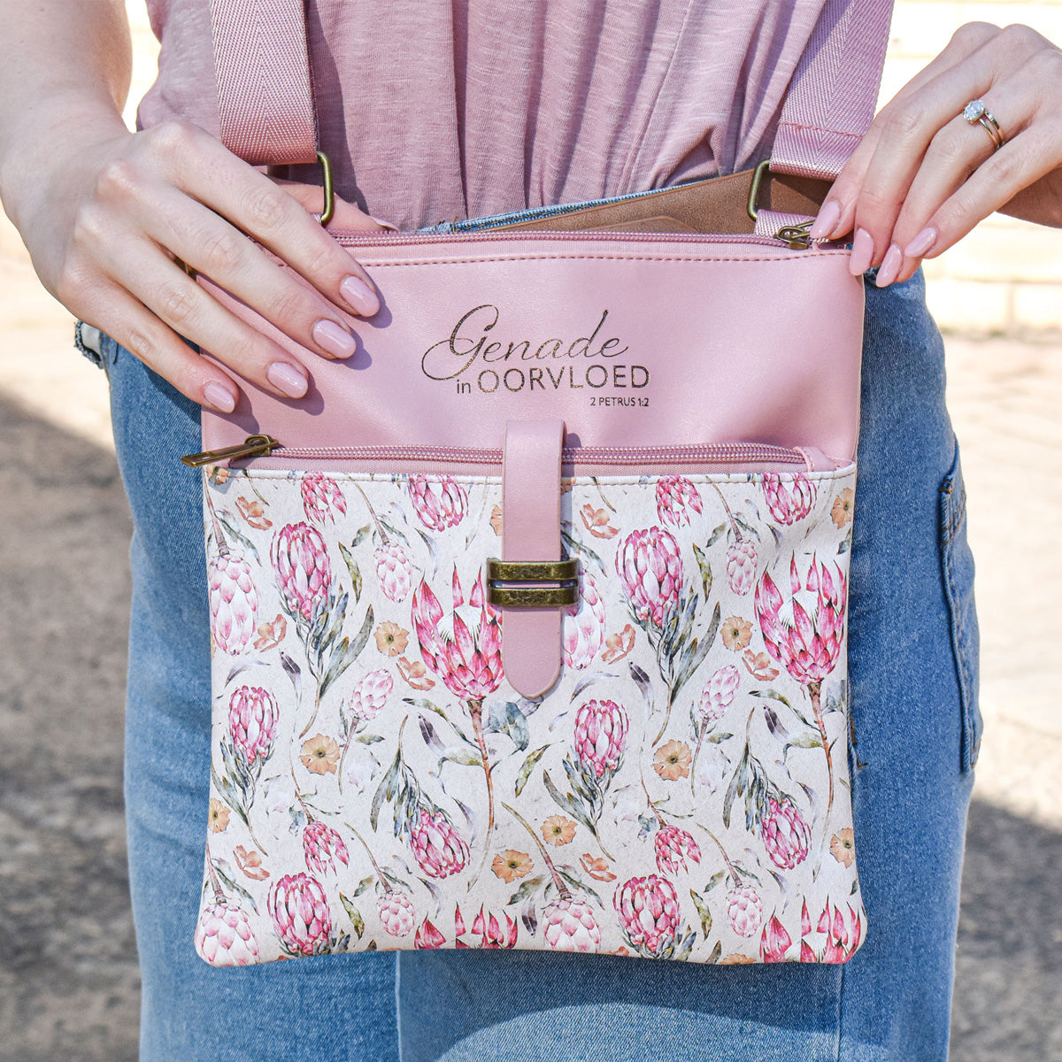 Genade in Oorvloed Fynbos Afrikaans Faux Leather Sling Bag