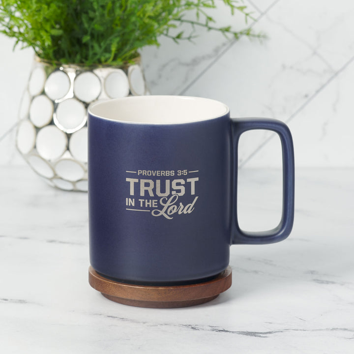 Trust in The Lord Ceramic Mug with Acacia Lid