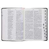 NLV Donkerblou en Oranje Kunsleer Standaard Bybel Met Duimgrepe