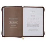 2026 Angus Buchan Dagboek - Dagbeplanner - Staan Vas in Julle Geloof - Kunsleer met Rits