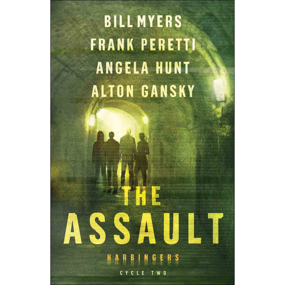 The Assault (2 Harbingers Series)(Paperback)