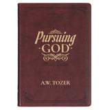 Pursuing God: 366 Daily Devotions (Faux Leather)