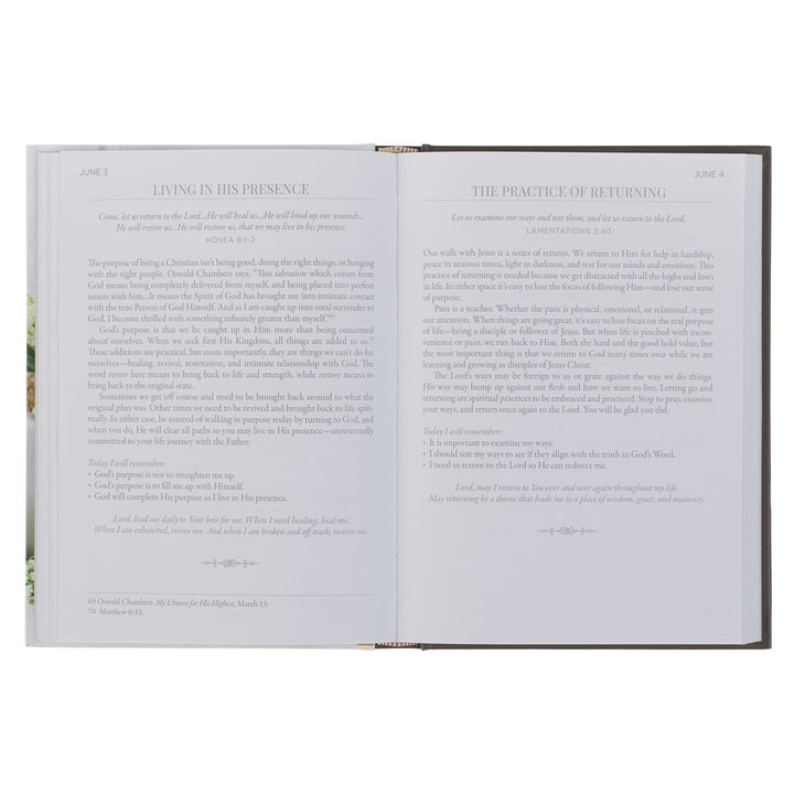 Ten Minutes with God Devotions for Women: 365 Devotions (Hardcover)