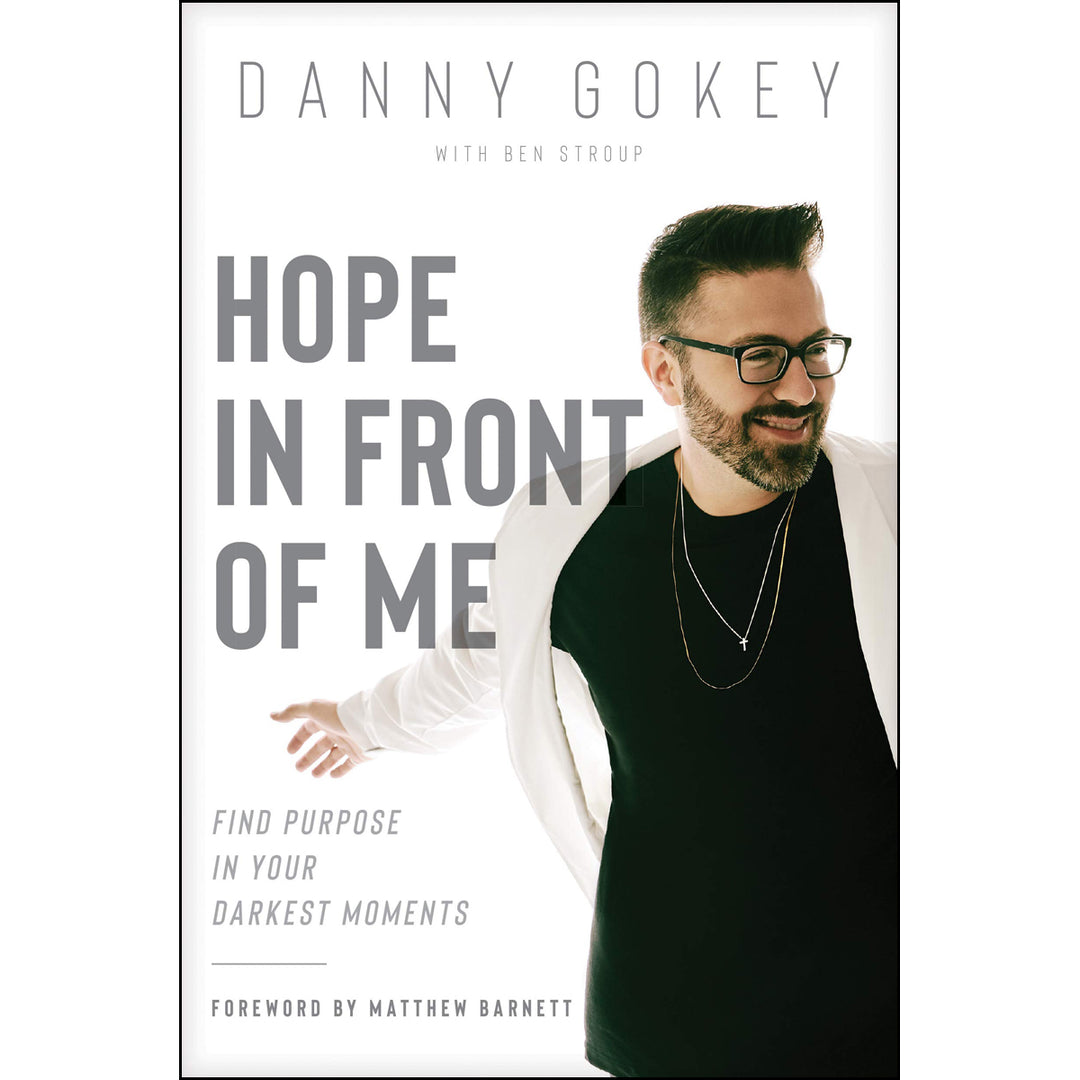 Hope In Front Of Me (Paperback)